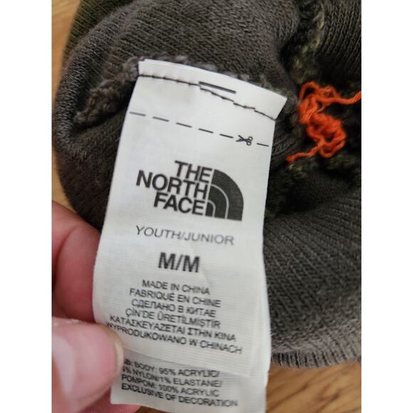 The North Face Youth Camo/Orange Pom Pom Logo Ski Hat Size Medium - Picture 3 of 5